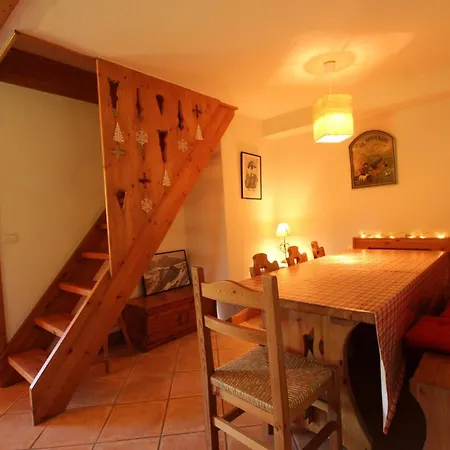 Duplex Chaleureux 4 Pièces Avec Wifi, Parking, Proche Spa&bus Pour - Fr-1-572-43 Les Carroz d'Arâches