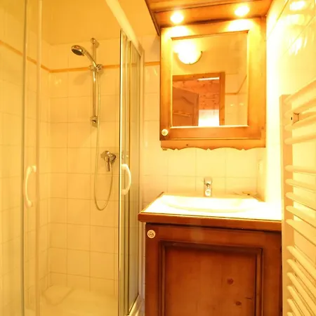 Duplex Chaleureux 4 Pièces Avec Wifi, Parking, Proche Spa&bus Pour - Fr-1-572-43 Appartement